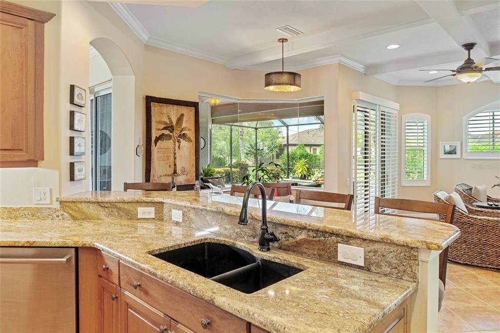 Activo con contrato: $625,000 (4 camas, 3 baños, 2889 Pies cuadrados)