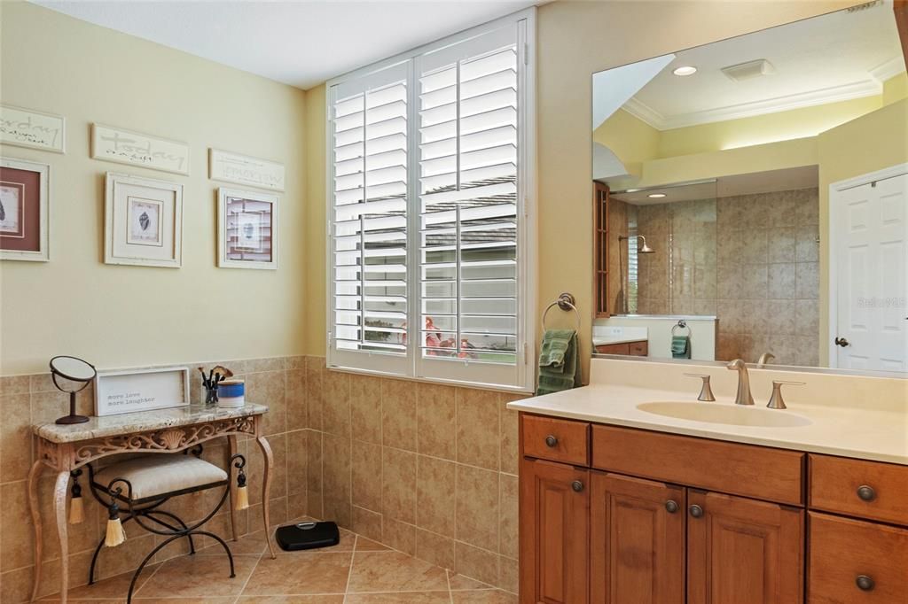 Activo con contrato: $625,000 (4 camas, 3 baños, 2889 Pies cuadrados)