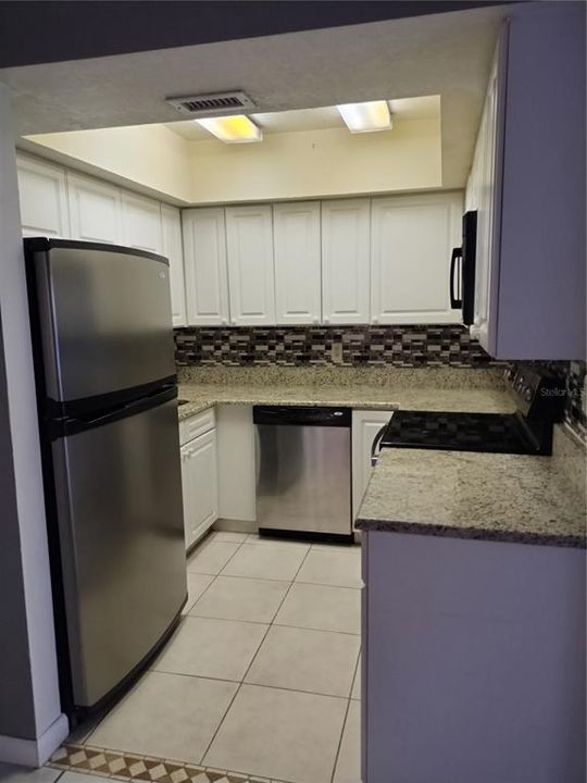 For Sale: $83,900 (2 beds, 2 baths, 932 Square Feet)