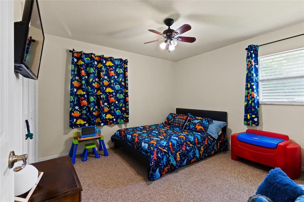 待售: $374,900 (4 贝兹, 2 浴室, 1780 平方英尺)