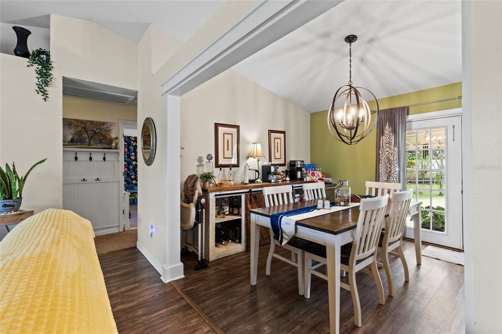 待售: $374,900 (4 贝兹, 2 浴室, 1780 平方英尺)