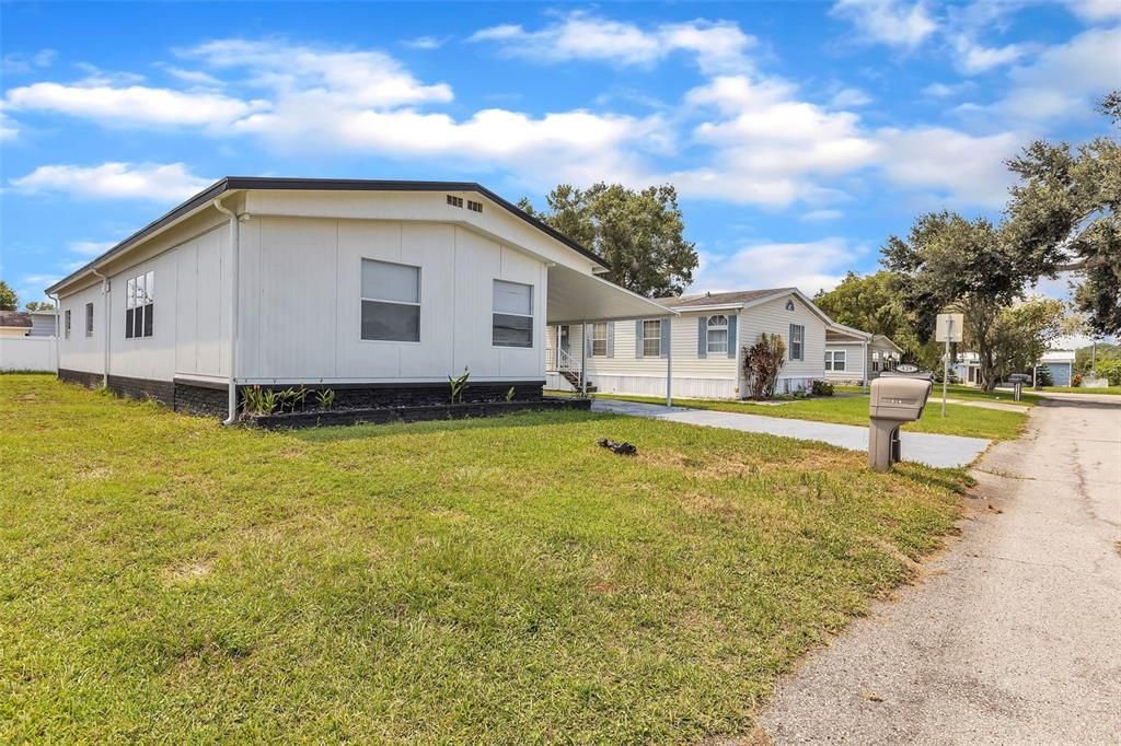 Active With Contract: $208,000 (3 beds, 2 baths, 1346 Square Feet)