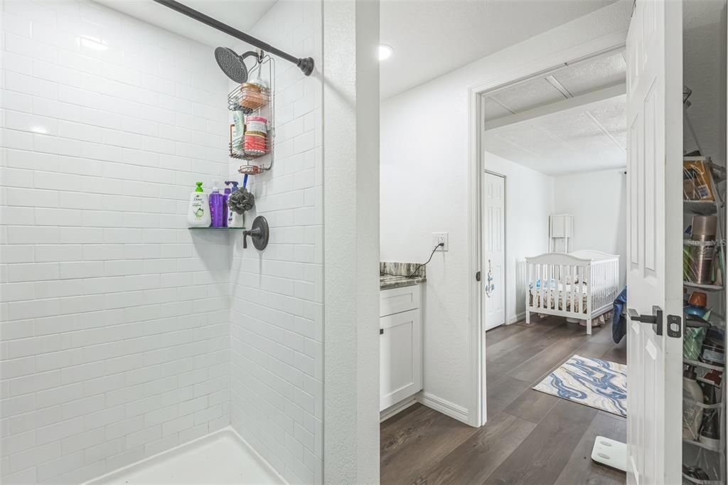 Active With Contract: $208,000 (3 beds, 2 baths, 1346 Square Feet)