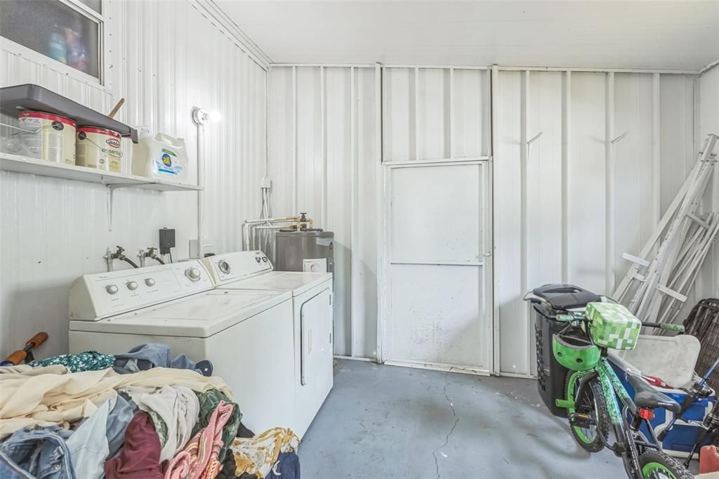 Active With Contract: $208,000 (3 beds, 2 baths, 1346 Square Feet)