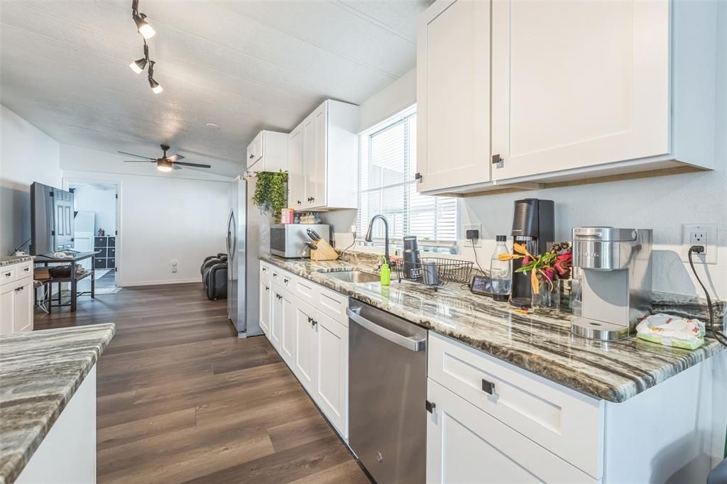 Active With Contract: $208,000 (3 beds, 2 baths, 1346 Square Feet)