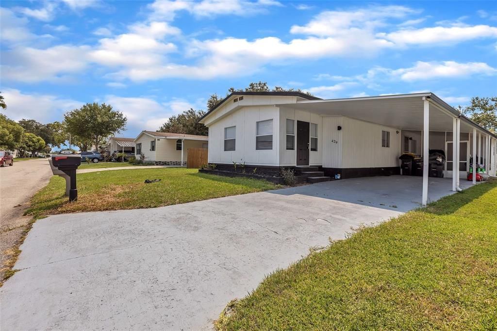 Active With Contract: $208,000 (3 beds, 2 baths, 1346 Square Feet)