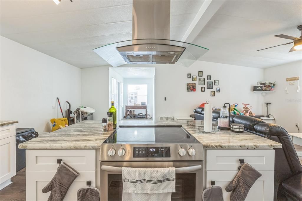 Active With Contract: $208,000 (3 beds, 2 baths, 1346 Square Feet)