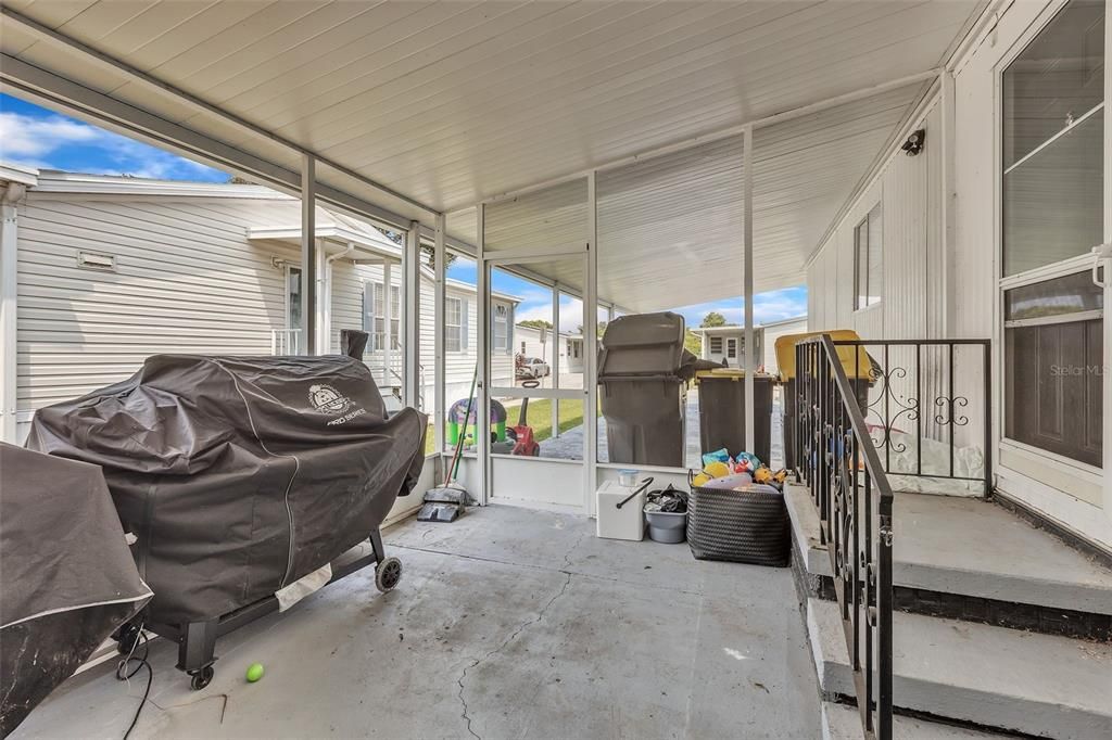 Active With Contract: $208,000 (3 beds, 2 baths, 1346 Square Feet)