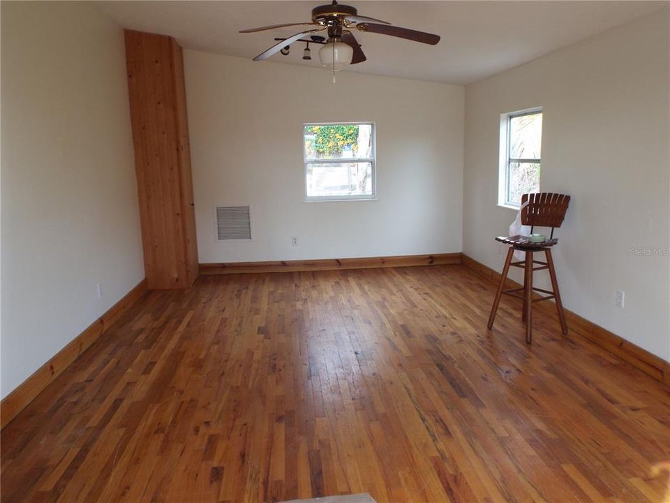 For Sale: $325,000 (0 beds, 0 baths, 872 Square Feet)