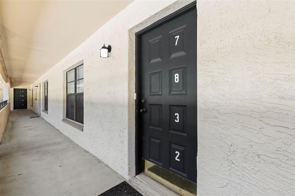 Active With Contract: $125,000 (1 beds, 1 baths, 736 Square Feet)