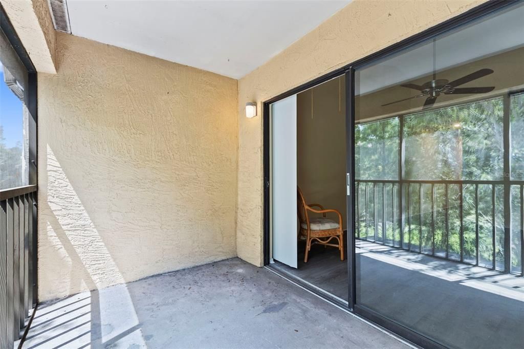 Active With Contract: $125,000 (1 beds, 1 baths, 736 Square Feet)