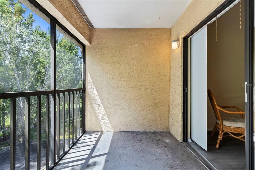 Active With Contract: $125,000 (1 beds, 1 baths, 736 Square Feet)