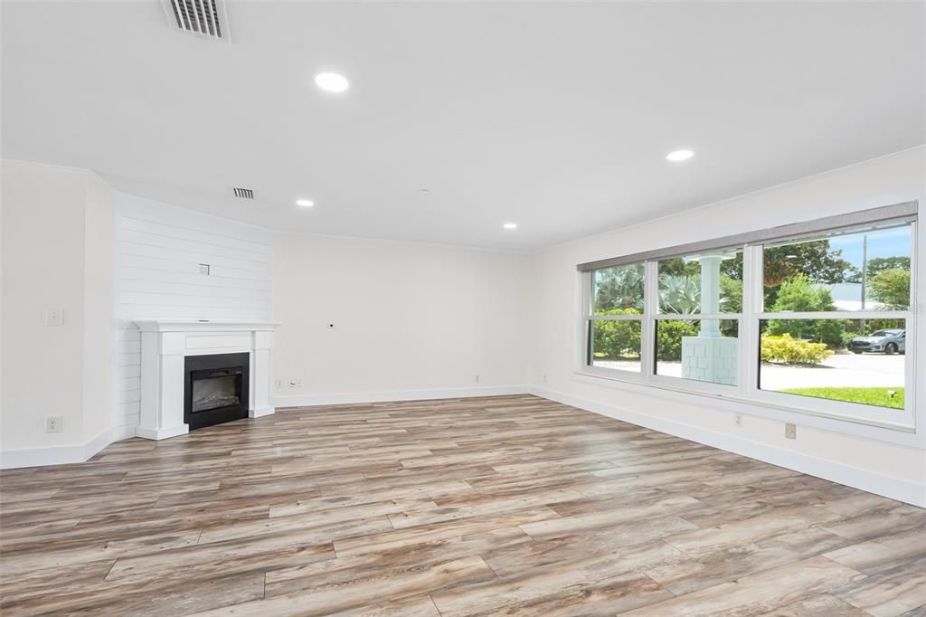 待售: $1,625,000 (4 贝兹, 3 浴室, 2705 平方英尺)