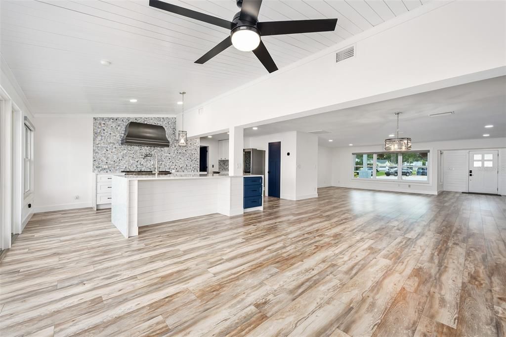 待售: $1,625,000 (4 贝兹, 3 浴室, 2705 平方英尺)