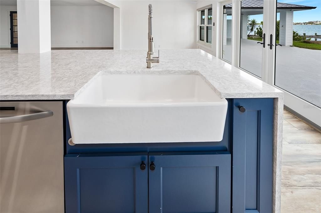 待售: $1,625,000 (4 贝兹, 3 浴室, 2705 平方英尺)