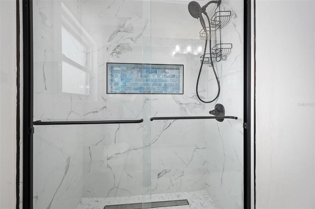 待售: $1,625,000 (4 贝兹, 3 浴室, 2705 平方英尺)