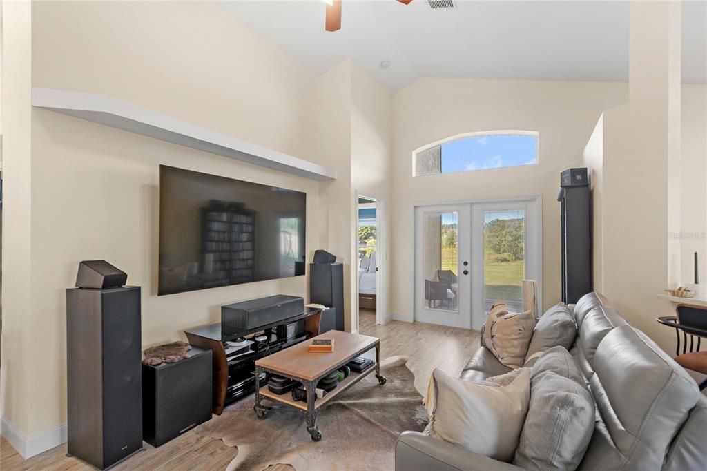 На продажу: $365,000 (3 спален, 2 ванн, 1186 Квадратных фут)