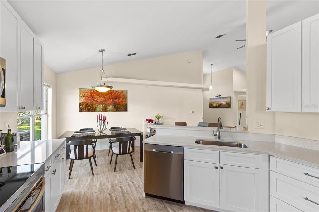 На продажу: $365,000 (3 спален, 2 ванн, 1186 Квадратных фут)