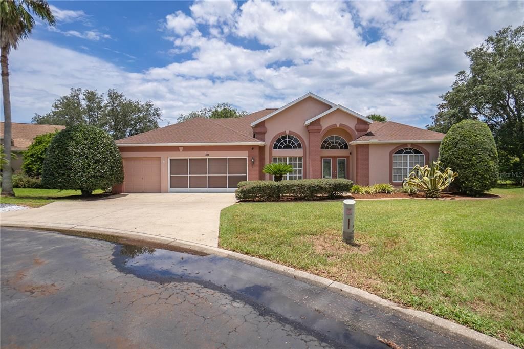 Recently Sold: $425,000 (4 beds, 2 baths, 2562 Square Feet)