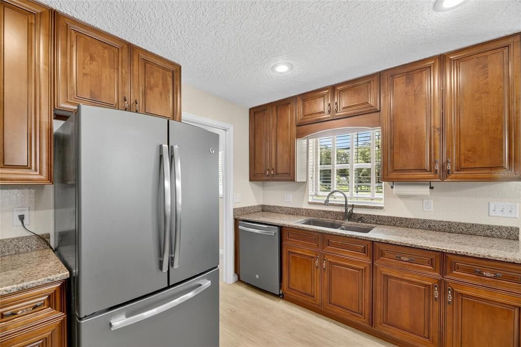 合同活跃: $448,000 (3 贝兹, 2 浴室, 1536 平方英尺)