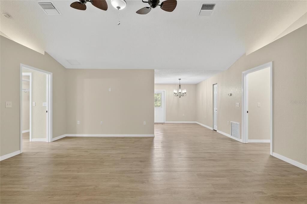 合同活跃: $448,000 (3 贝兹, 2 浴室, 1536 平方英尺)