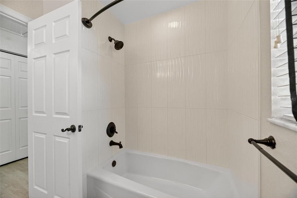 合同活跃: $448,000 (3 贝兹, 2 浴室, 1536 平方英尺)