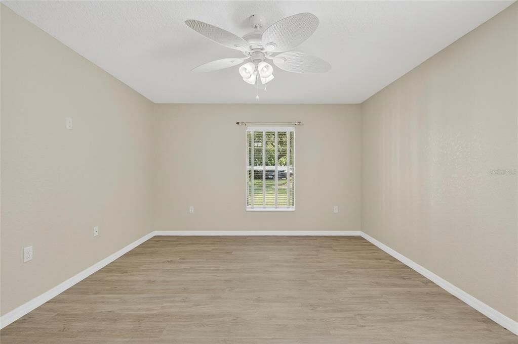 合同活跃: $448,000 (3 贝兹, 2 浴室, 1536 平方英尺)