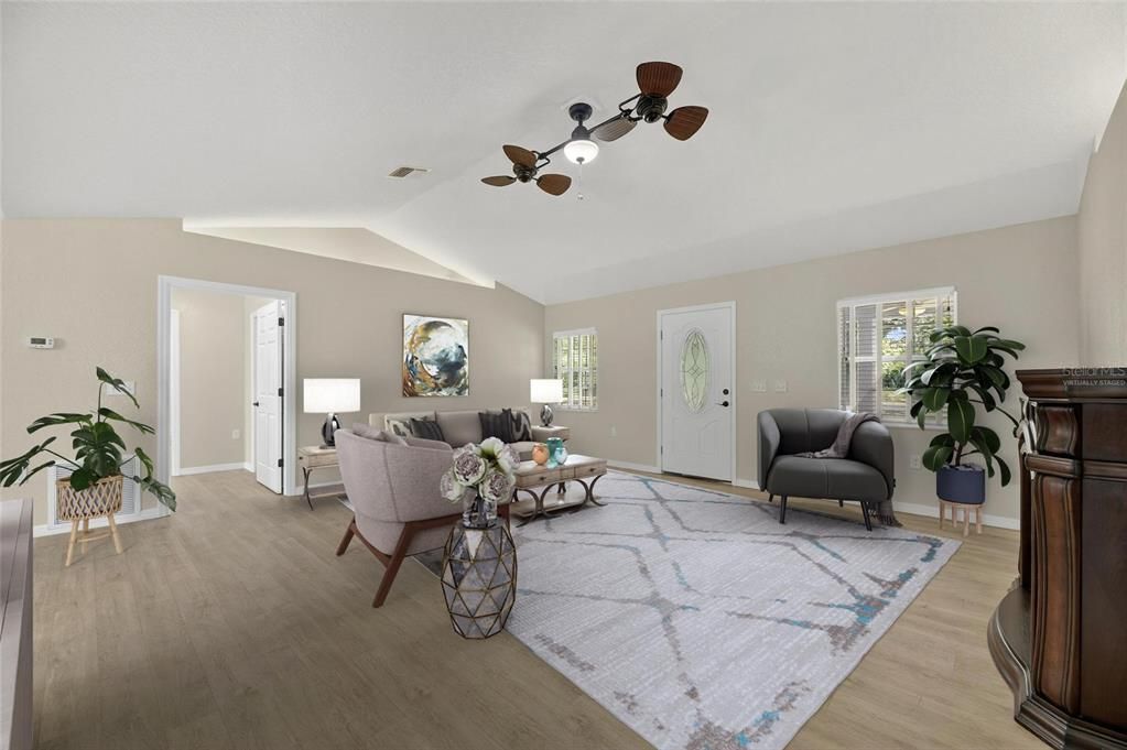 合同活跃: $448,000 (3 贝兹, 2 浴室, 1536 平方英尺)