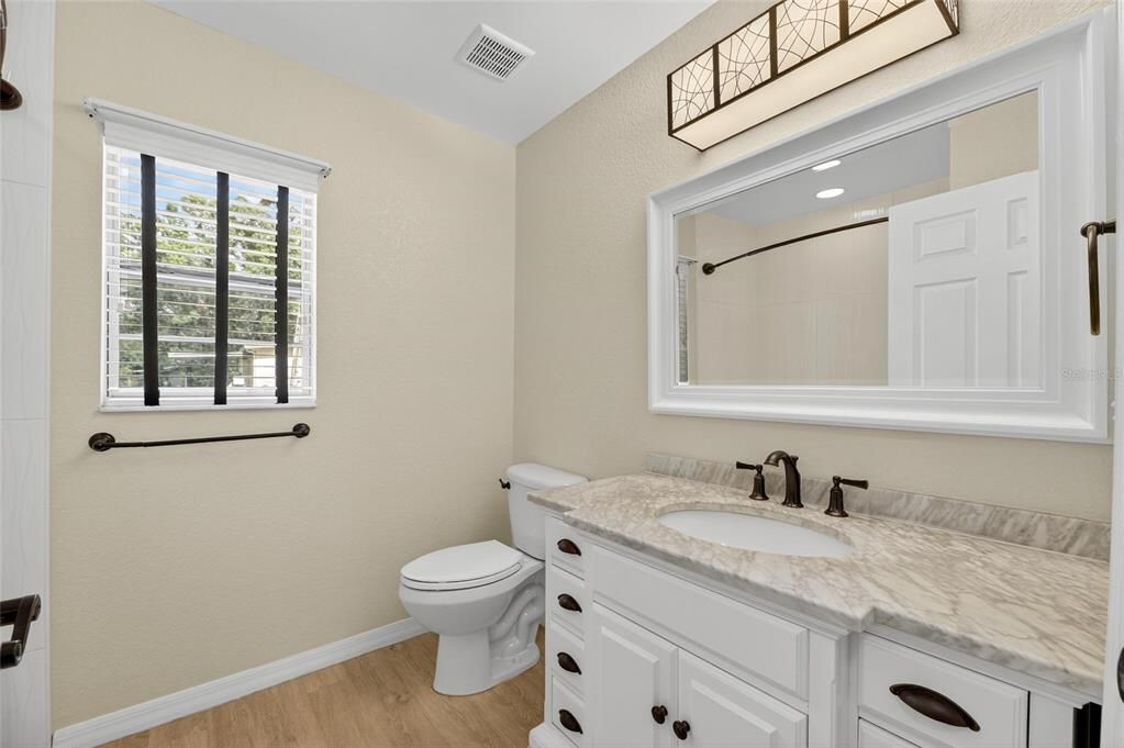 合同活跃: $448,000 (3 贝兹, 2 浴室, 1536 平方英尺)