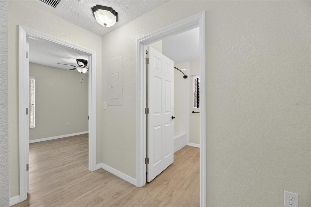 合同活跃: $448,000 (3 贝兹, 2 浴室, 1536 平方英尺)