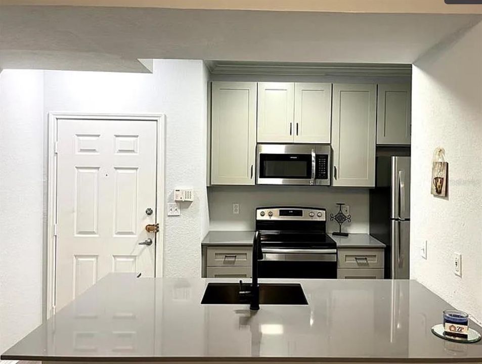 For Sale: $174,900 (1 beds, 1 baths, 562 Square Feet)