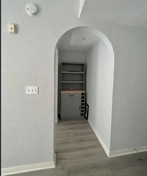 For Sale: $174,900 (1 beds, 1 baths, 562 Square Feet)