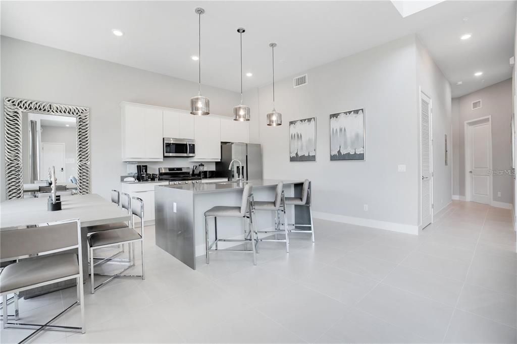 待售: $525,000 (5 贝兹, 4 浴室, 2630 平方英尺)