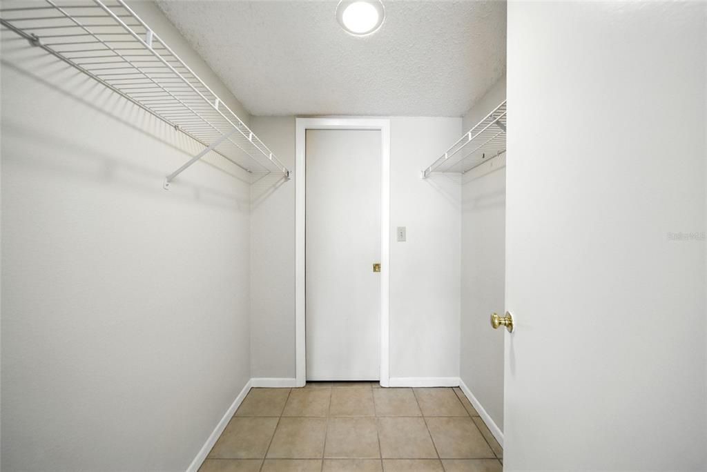 Activo con contrato: $155,000 (2 camas, 2 baños, 1150 Pies cuadrados)