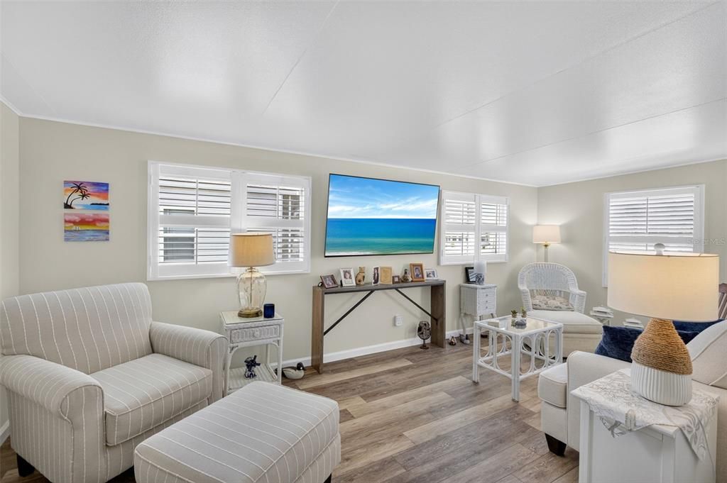 Active With Contract: $180,000 (2 beds, 2 baths, 1434 Square Feet)