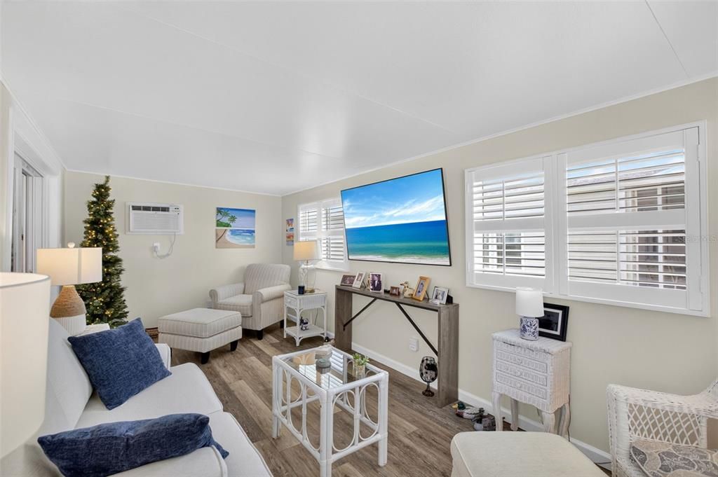 Active With Contract: $180,000 (2 beds, 2 baths, 1434 Square Feet)