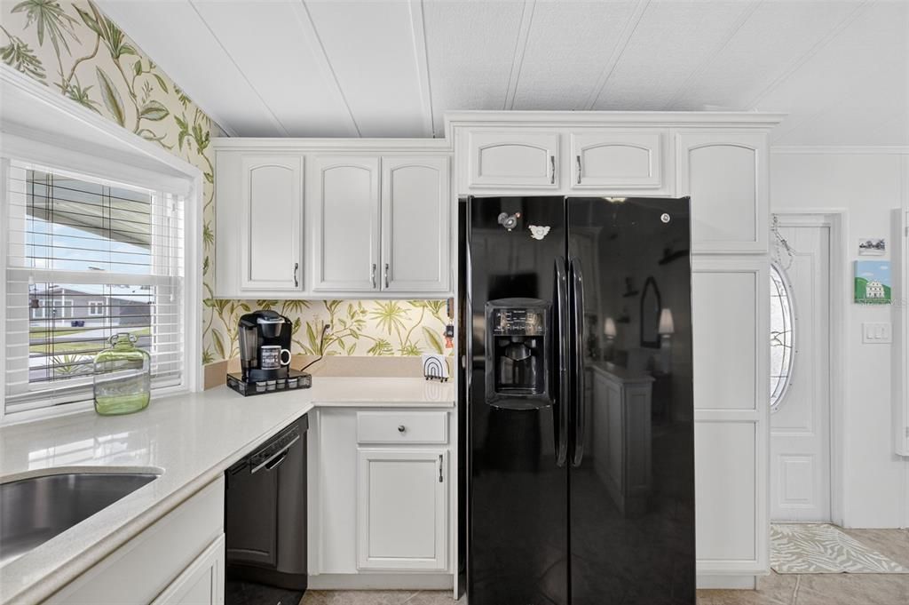 Active With Contract: $180,000 (2 beds, 2 baths, 1434 Square Feet)