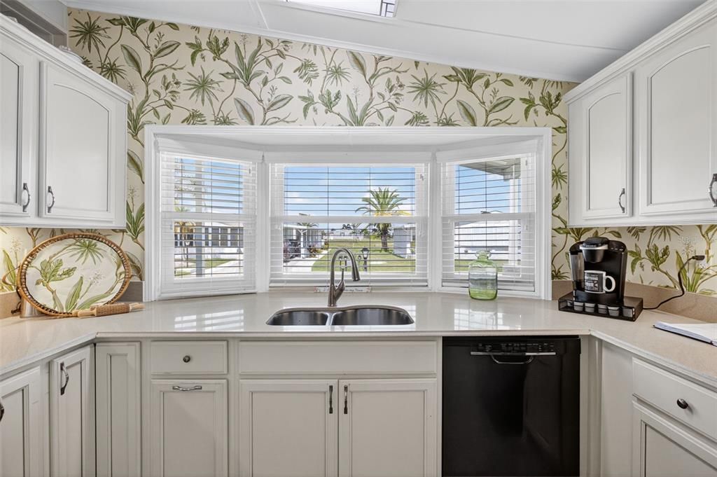 Active With Contract: $180,000 (2 beds, 2 baths, 1434 Square Feet)