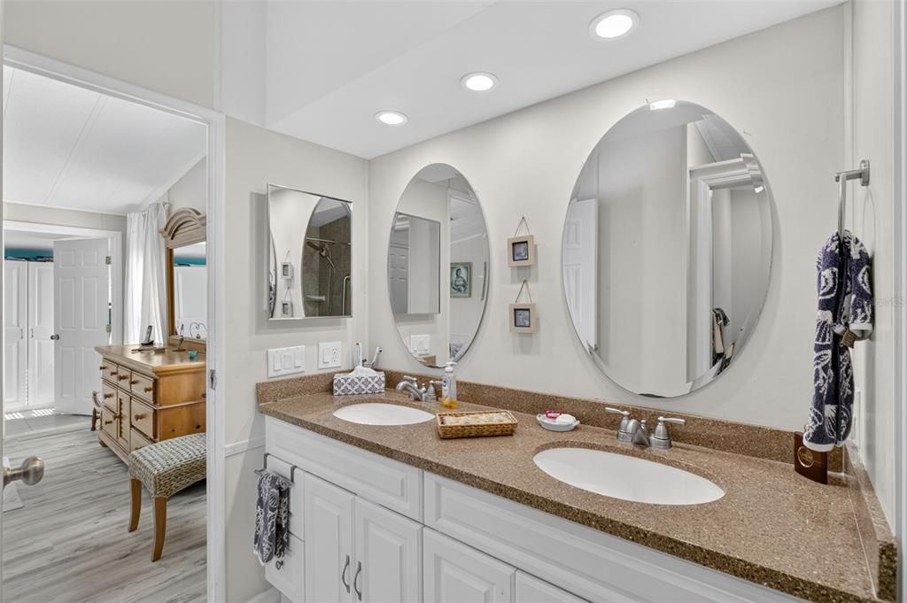 Active With Contract: $180,000 (2 beds, 2 baths, 1434 Square Feet)