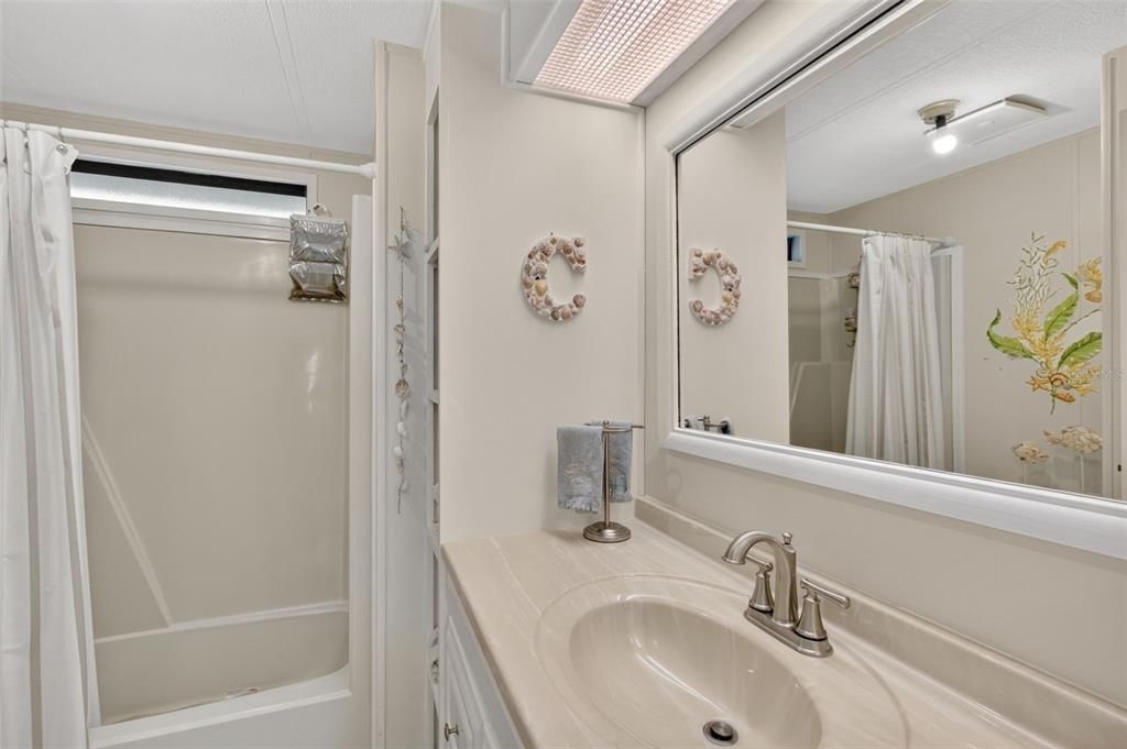 Active With Contract: $180,000 (2 beds, 2 baths, 1434 Square Feet)