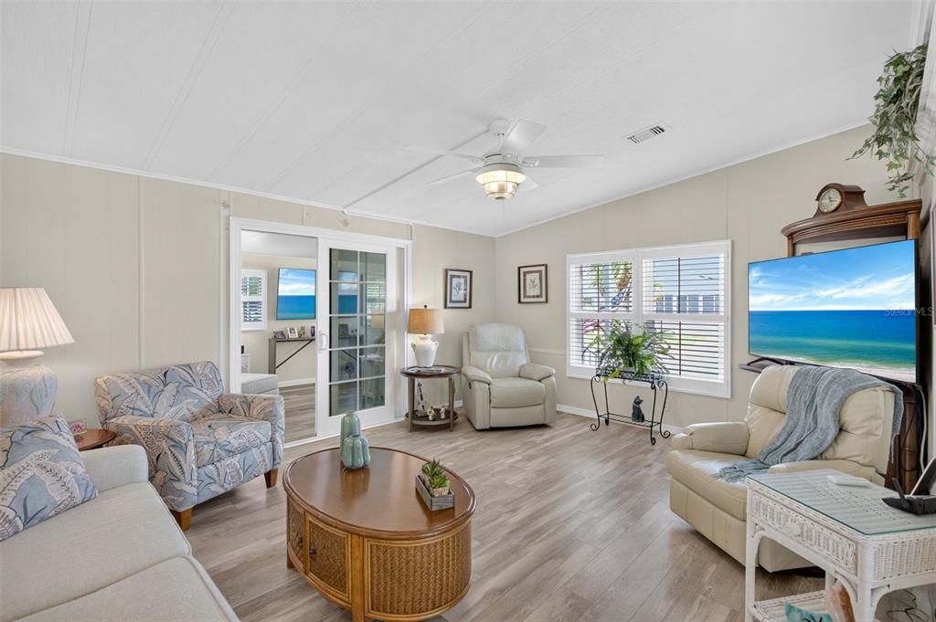 Active With Contract: $180,000 (2 beds, 2 baths, 1434 Square Feet)