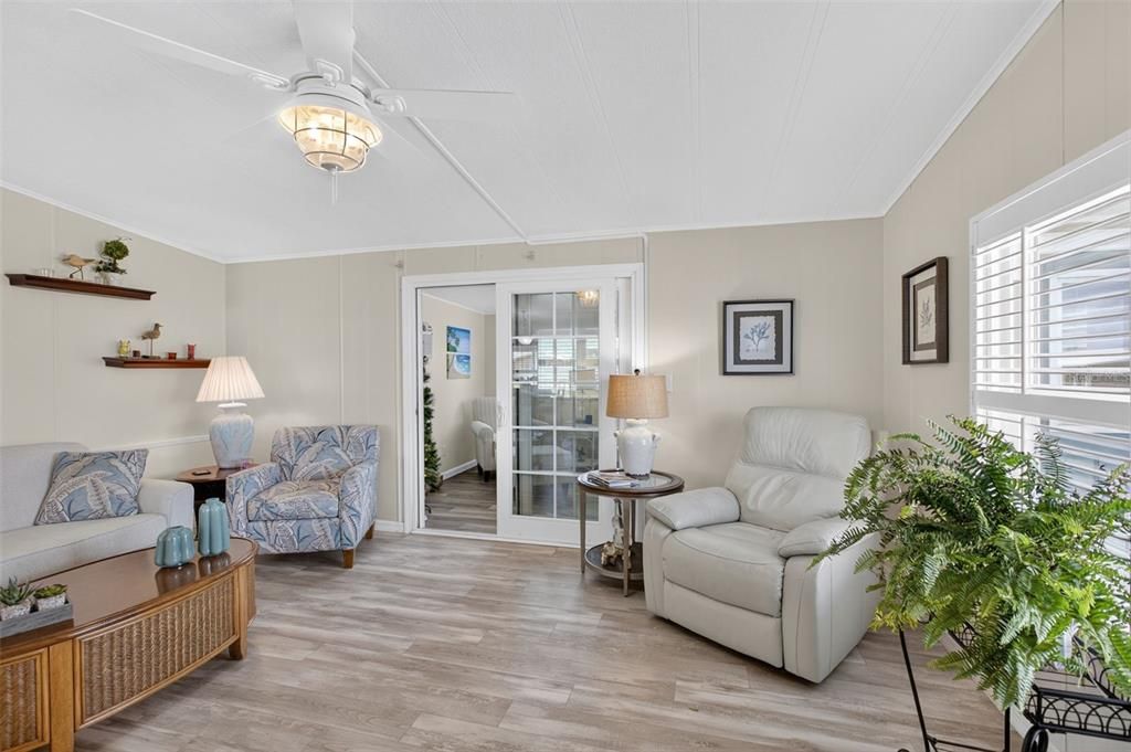 Active With Contract: $180,000 (2 beds, 2 baths, 1434 Square Feet)