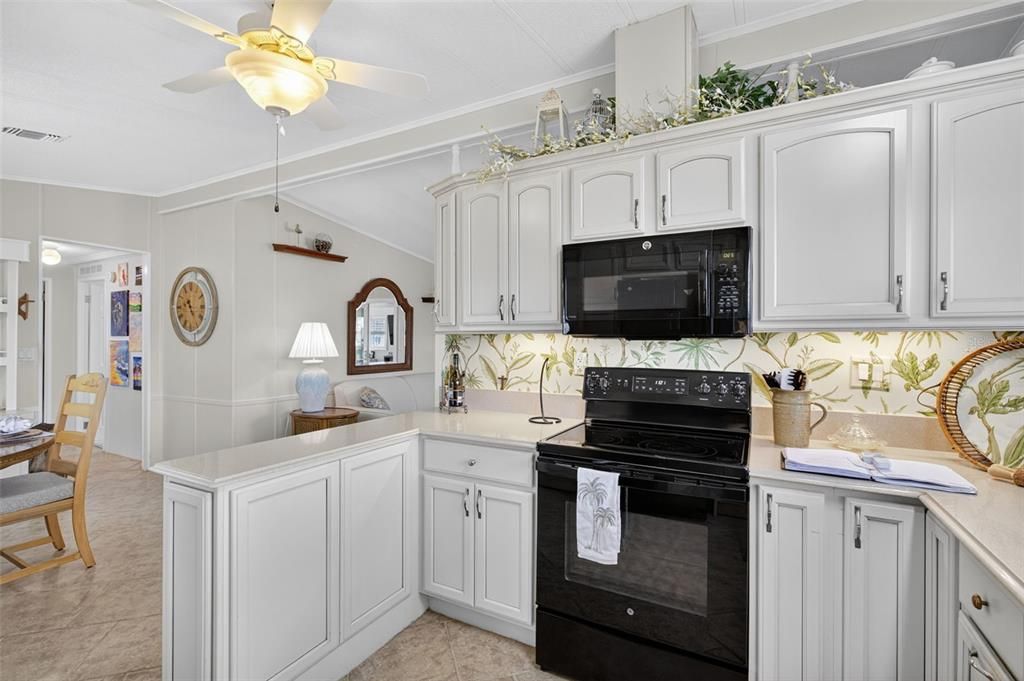 Active With Contract: $180,000 (2 beds, 2 baths, 1434 Square Feet)