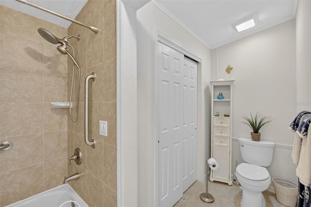 Active With Contract: $180,000 (2 beds, 2 baths, 1434 Square Feet)