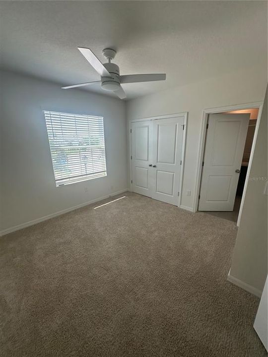 Activo con contrato: $317,000 (3 camas, 2 baños, 1707 Pies cuadrados)