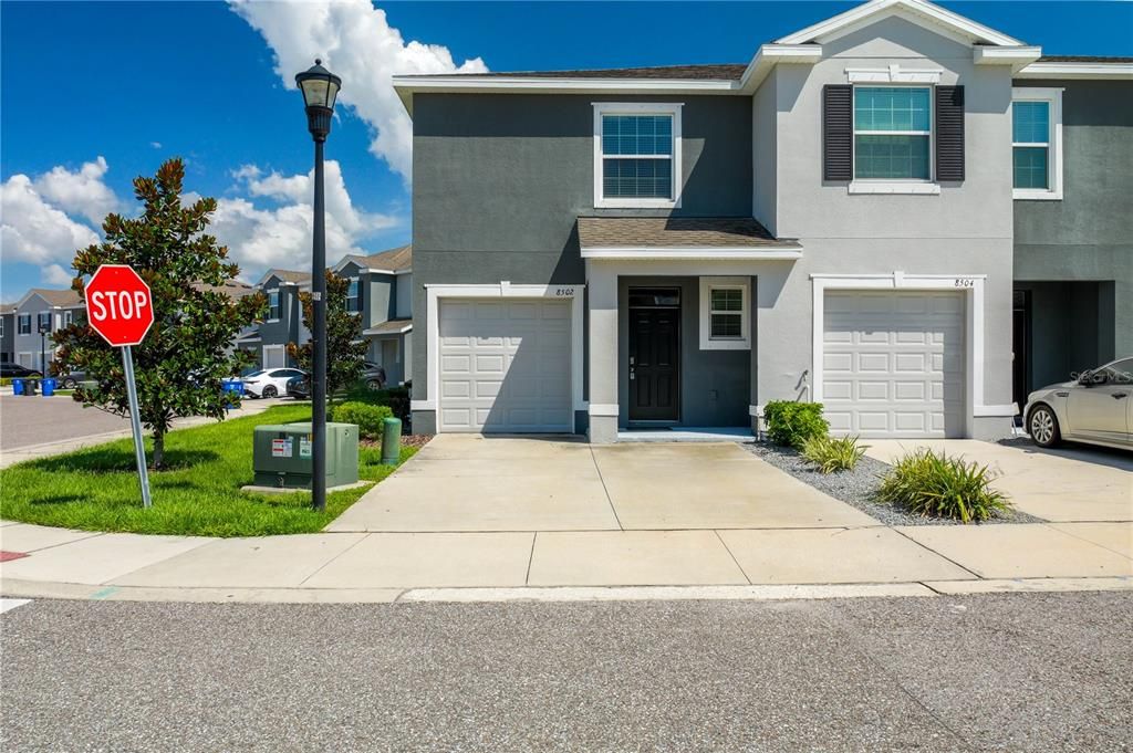 Activo con contrato: $317,000 (3 camas, 2 baños, 1707 Pies cuadrados)