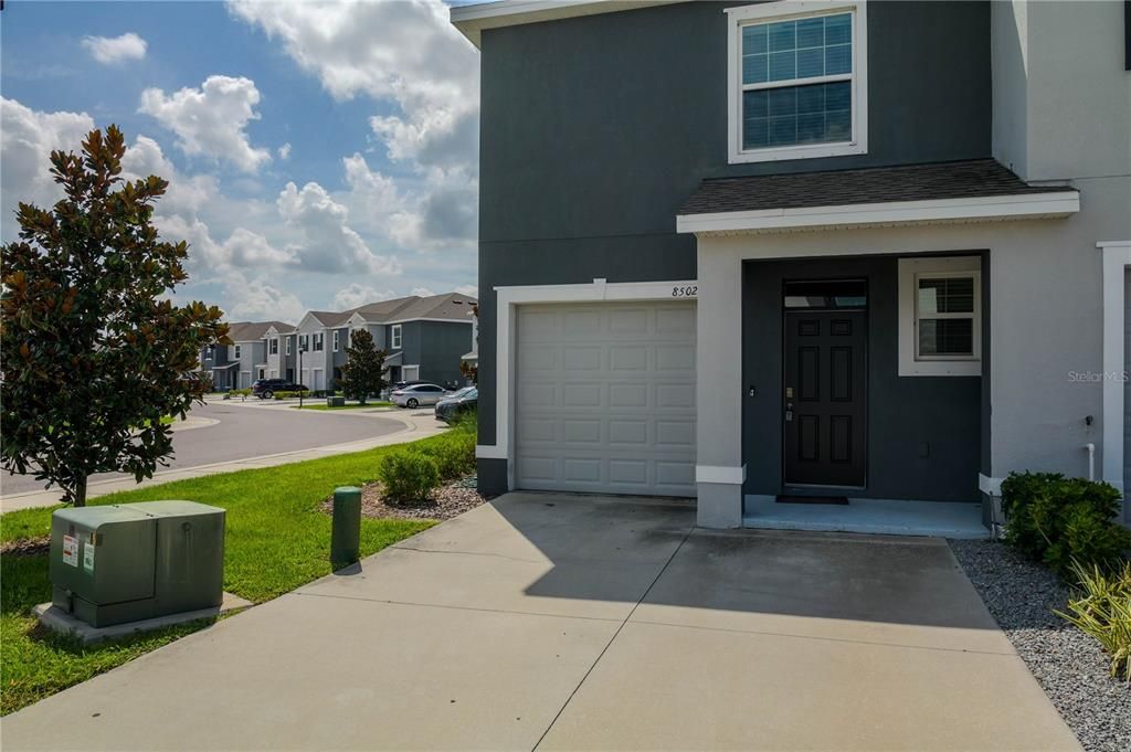 Activo con contrato: $317,000 (3 camas, 2 baños, 1707 Pies cuadrados)