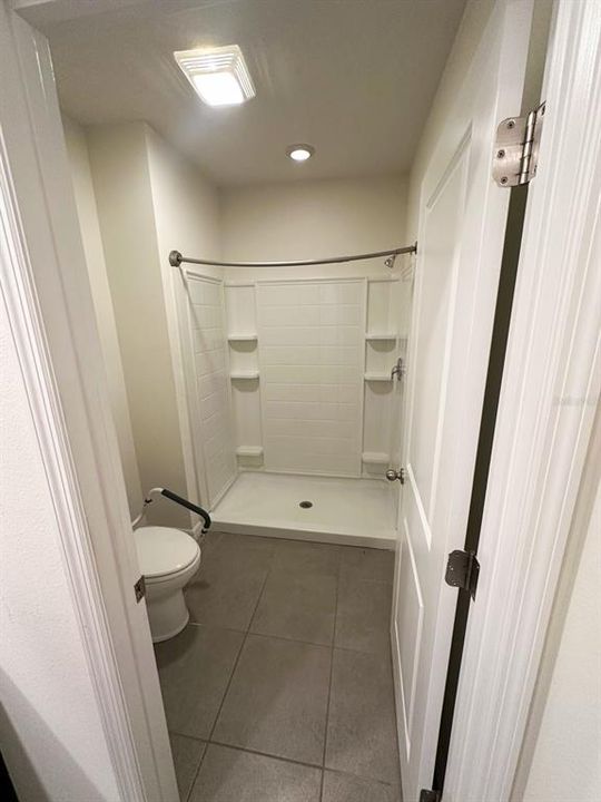 Activo con contrato: $317,000 (3 camas, 2 baños, 1707 Pies cuadrados)