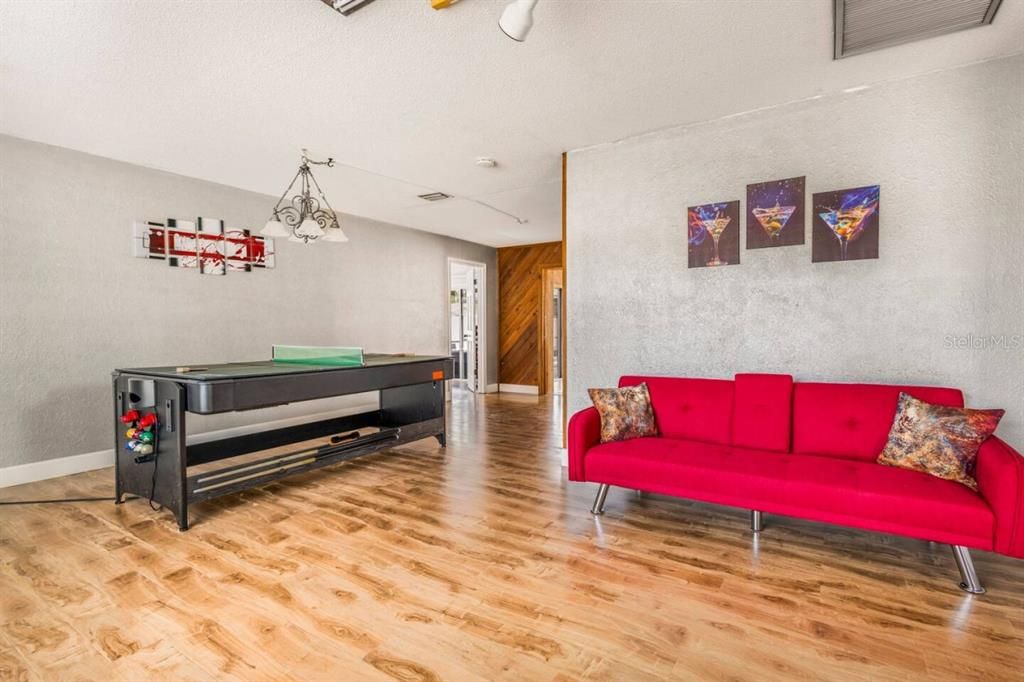 For Rent: $4,999 (4 beds, 2 baths, 2251 Square Feet)