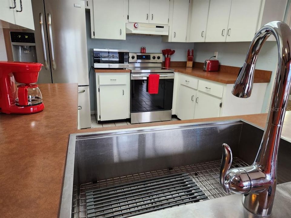 For Rent: $4,999 (4 beds, 2 baths, 2251 Square Feet)